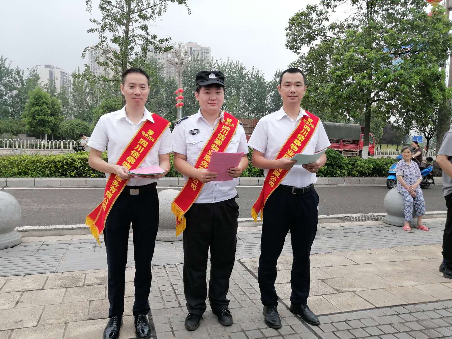 我知道，他們絕不簡(jiǎn)單